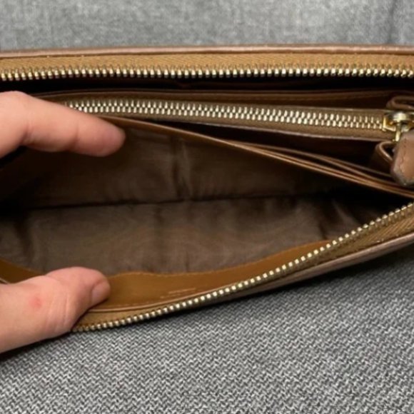 EUC Prada Soft Calf Quilted Zippy Wallet w/ Original Box, Tissue and COA! - Picture 10 of 14